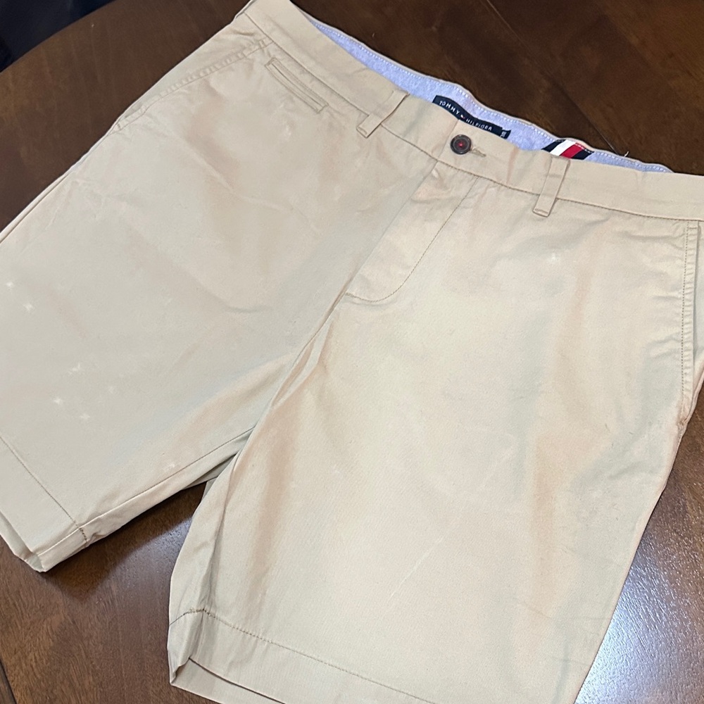 Tommy Hilfiger Men's Khaki Flat Front Shorts
